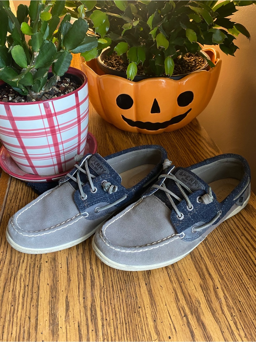 Sperry Two-Tone Gray and Navy Wool/Suede Ladies Deck Shoes Size 9.5